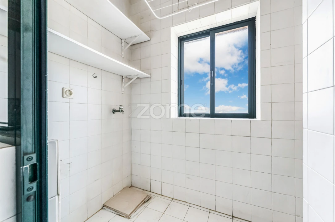 Apartamento T1 para Venda em Mafamude e Vilar do Paraíso Foto 8