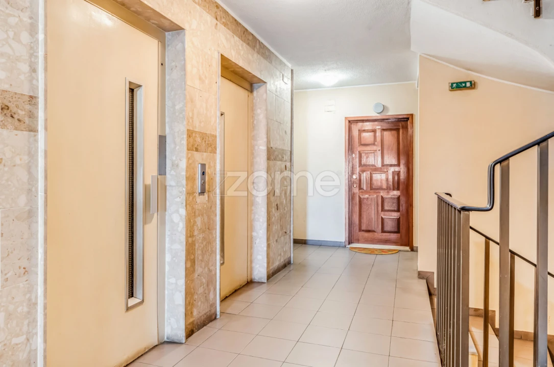 Apartamento T1 para Venda em Mafamude e Vilar do Paraíso Foto 19