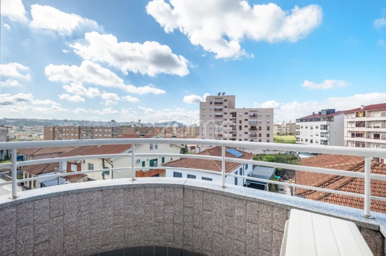 Apartamento T3 para Venda em Fânzeres e São Pedro da Cova Foto 17