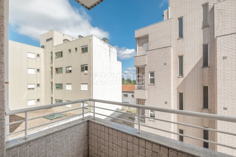 Apartamento T3 para Venda em Fânzeres e São Pedro da Cova Foto 39