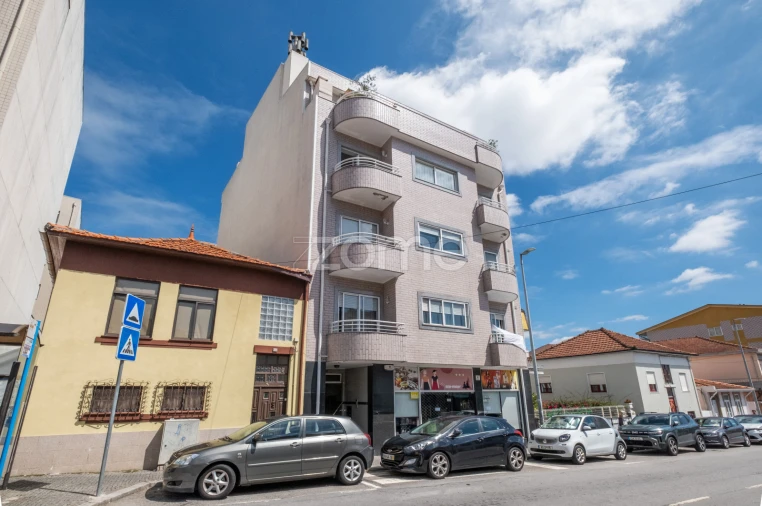 Apartamento T3 para Venda em Fânzeres e São Pedro da Cova Foto 43