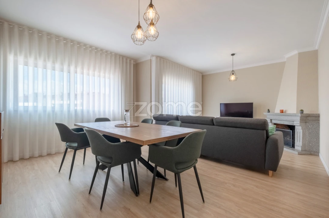 Apartamento T3 para Venda em Fânzeres e São Pedro da Cova Foto 1