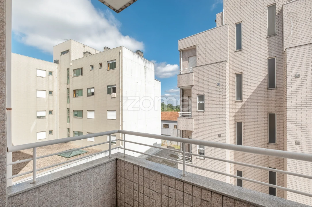 Apartamento T3 para Venda em Fânzeres e São Pedro da Cova Foto 39