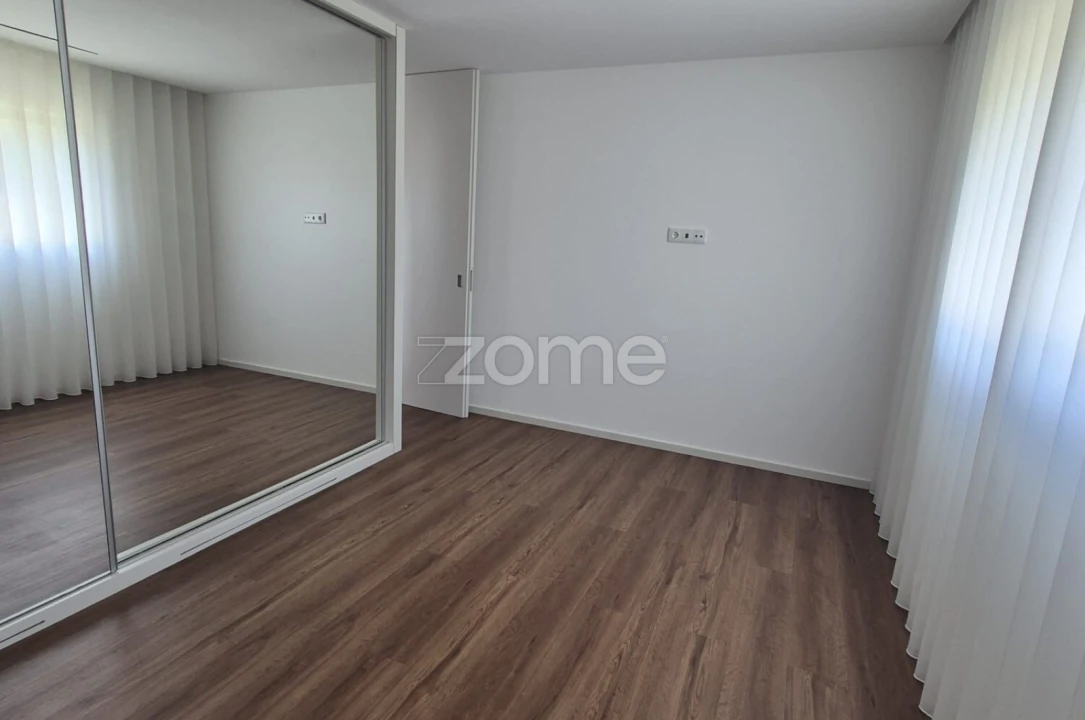 Moradia T3 para Venda em Lanhas Foto 37