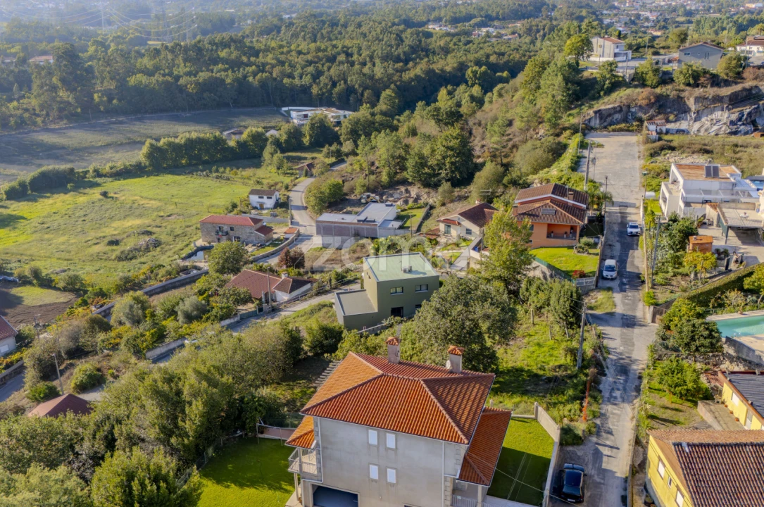 Moradia T3 para Venda em Lanhas Foto 8