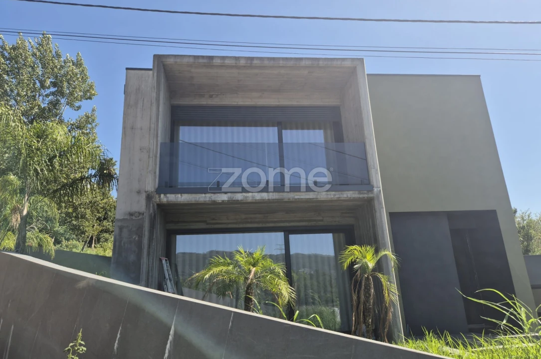 Moradia T3 para Venda em Lanhas Foto 3