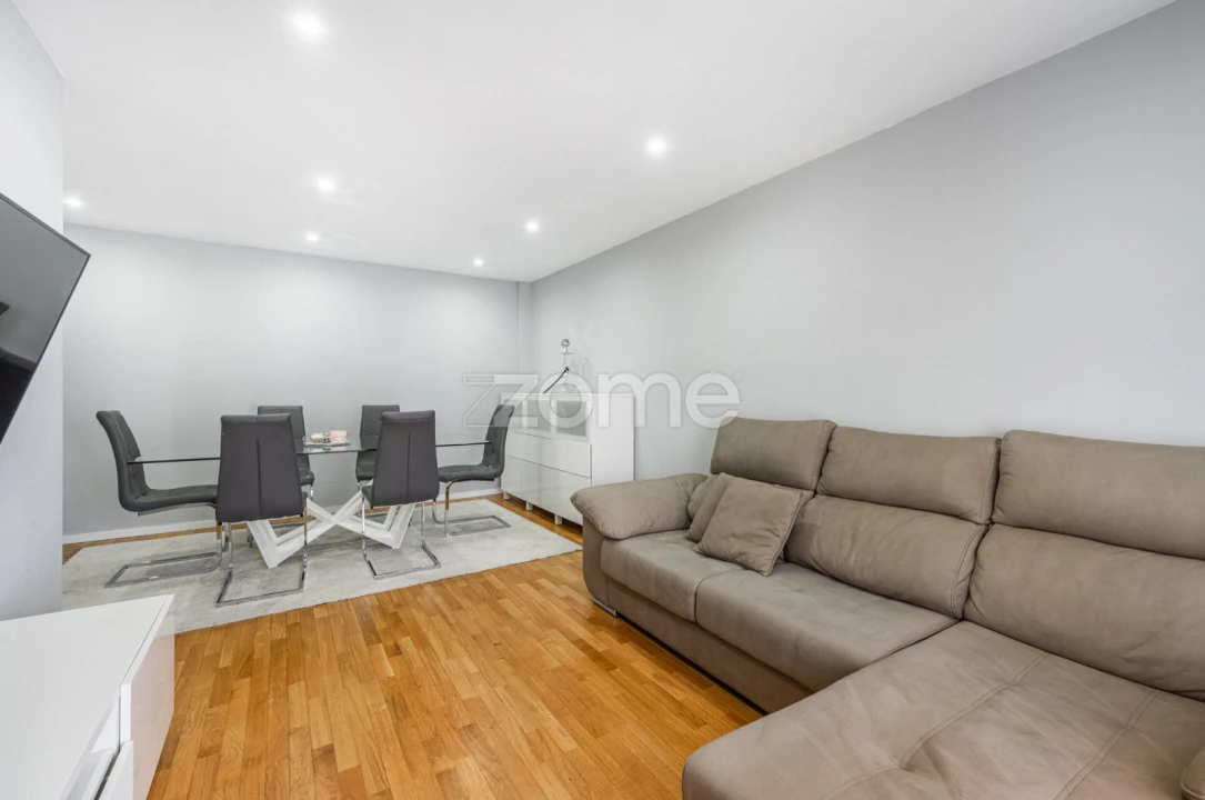 Apartamento T2 para Venda em Gondomar (São Cosme), Valbom e Jovim Foto 1