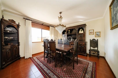 Moradia T4 para Venda em Ferreiros e Gondizalves