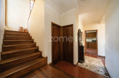 Moradia T4 para Venda em Ferreiros e Gondizalves