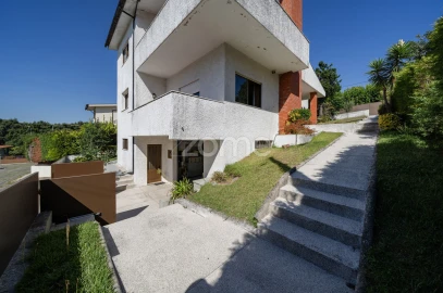 Moradia T4 para Venda em Ferreiros e Gondizalves