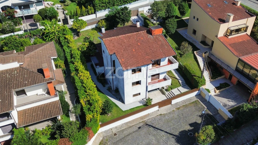 Moradia T4 para Venda em Ferreiros e Gondizalves
