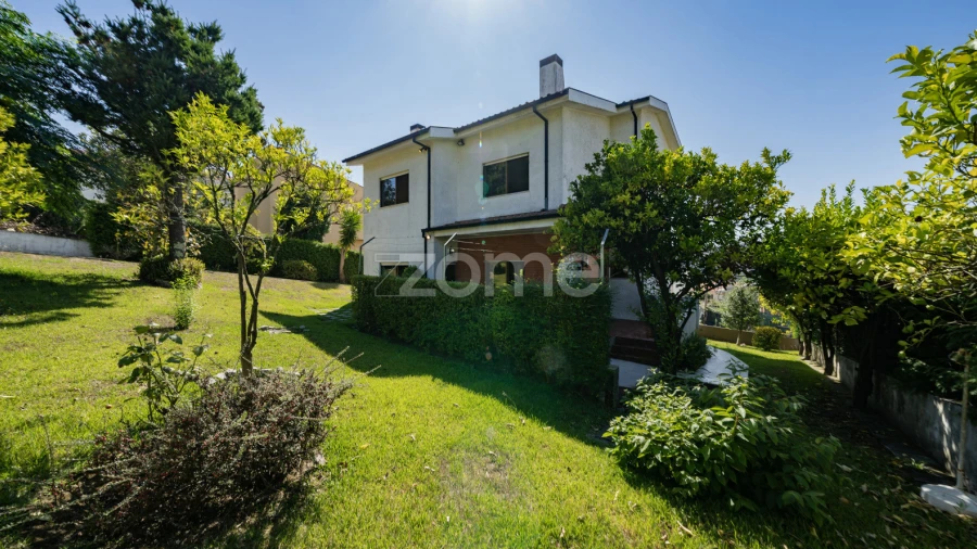 Moradia T4 para Venda em Ferreiros e Gondizalves