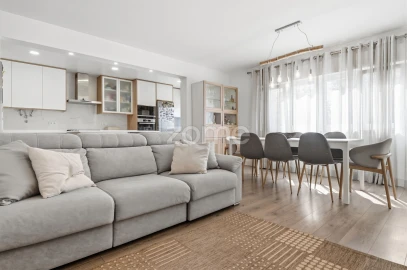 Apartamento T2 para Venda em Carnaxide e Queijas
