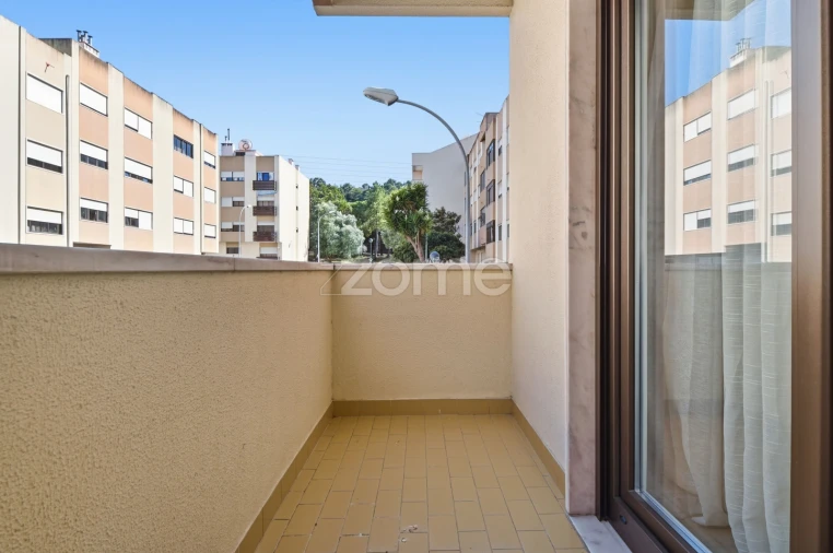 Apartamento T2 para Venda em Carnaxide e Queijas Foto 15