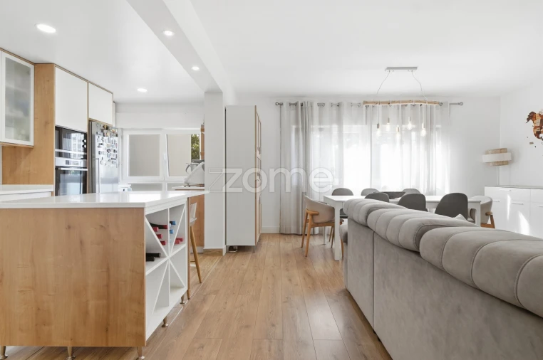 Apartamento T2 para Venda em Carnaxide e Queijas Foto 12
