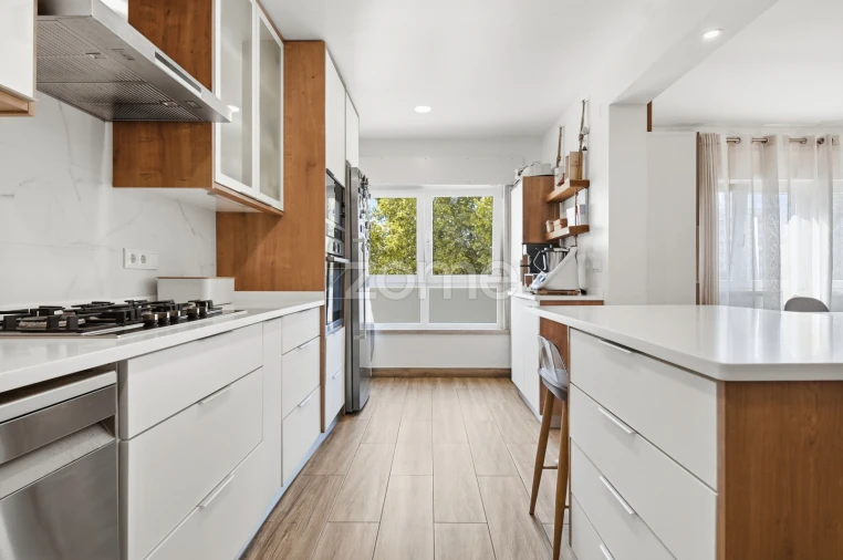 Apartamento T2 para Venda em Carnaxide e Queijas Foto 11