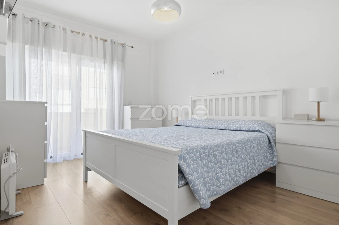 Apartamento T2 para Venda em Carnaxide e Queijas Foto 17