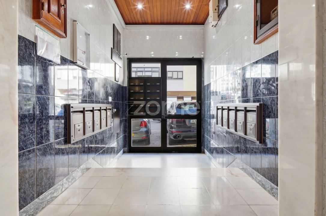 Apartamento T2 para Venda em Carnaxide e Queijas Foto 4