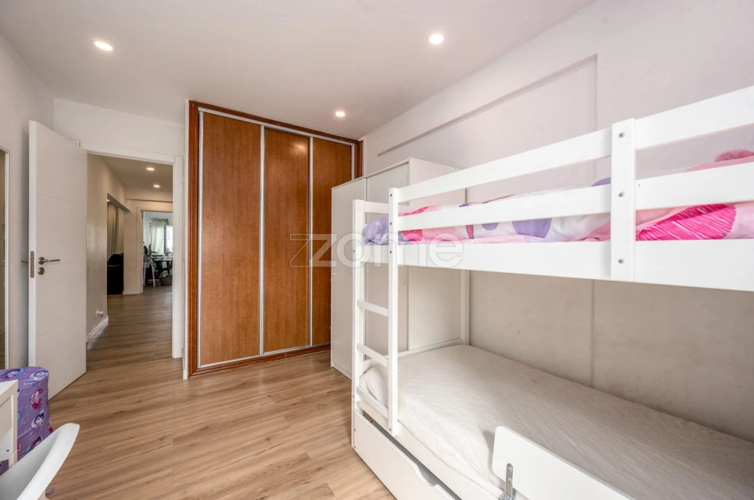 Apartamento T2 para Venda em Agualva e Mira-Sintra Foto 12