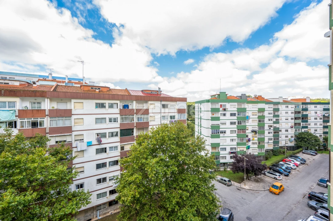 Apartamento T2 para Venda em Agualva e Mira-Sintra Foto 14