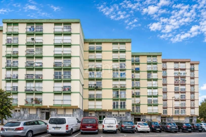 Apartamento T2 para Venda em Agualva e Mira-Sintra