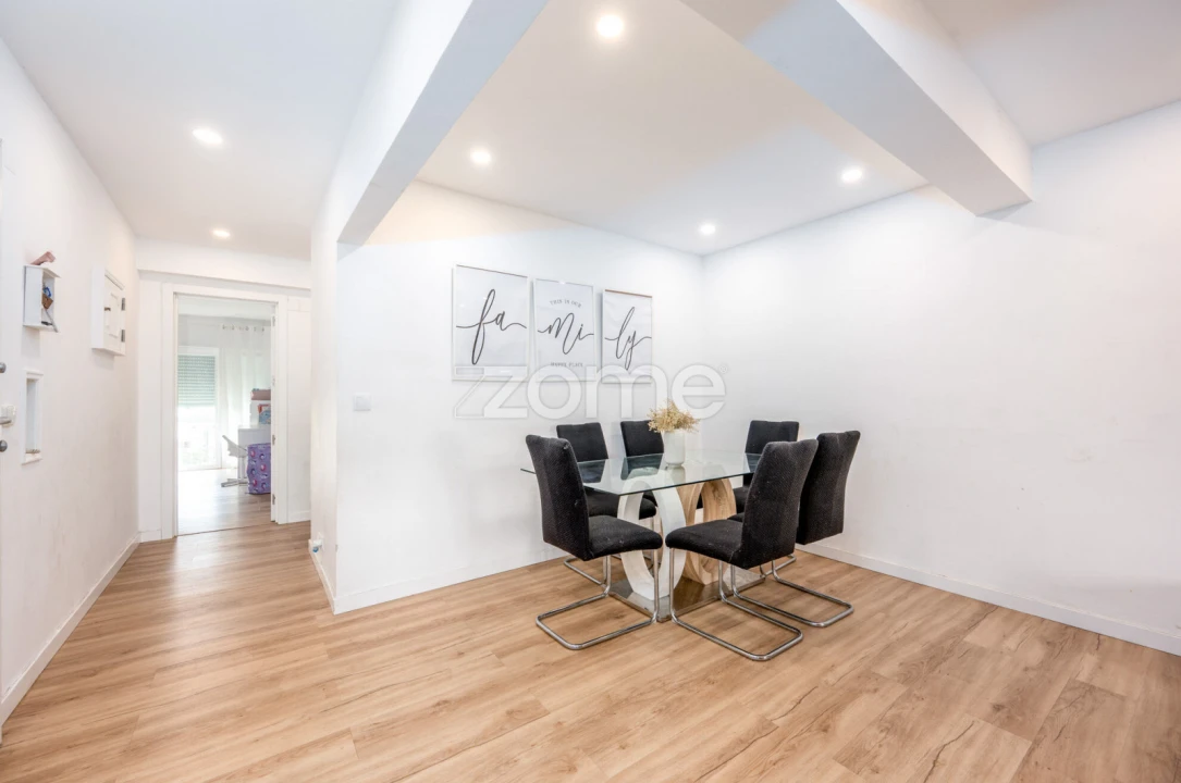 Apartamento T2 para Venda em Agualva e Mira-Sintra Foto 5