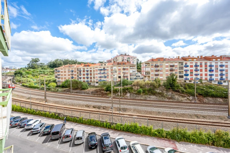 Apartamento T2 para Venda em Agualva e Mira-Sintra Foto 13