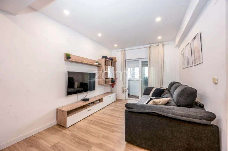 Apartamento T2 para Venda em Agualva e Mira-Sintra Foto 3