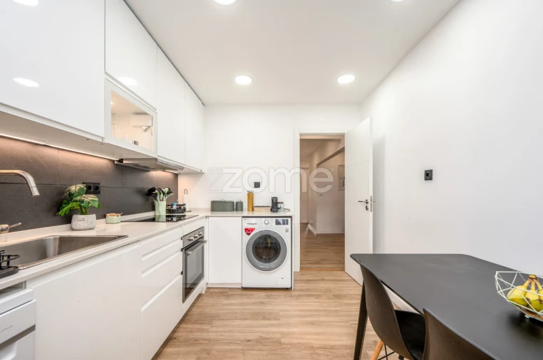 Apartamento T2 para Venda em Agualva e Mira-Sintra Foto 7