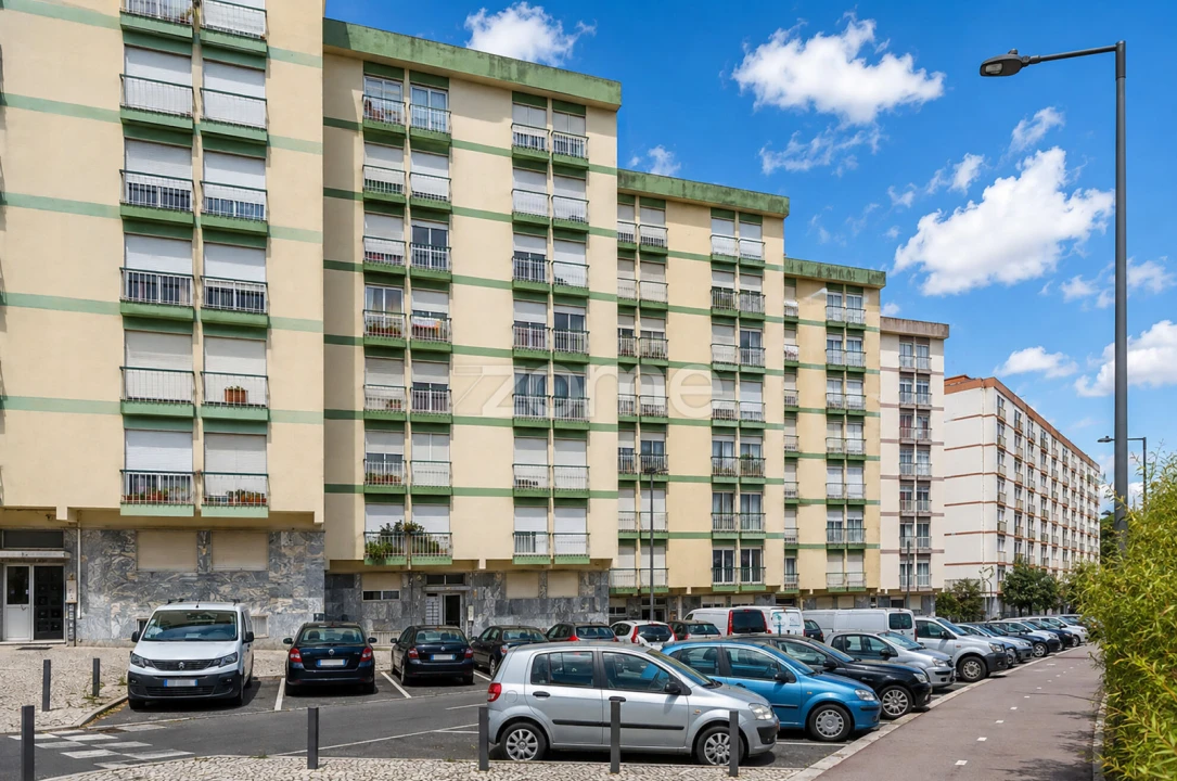 Apartamento T2 para Venda em Agualva e Mira-Sintra Foto 16