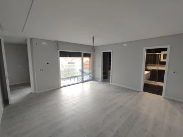 Apartamento T2 para Venda em Santo António dos Cavaleiros e Frielas
