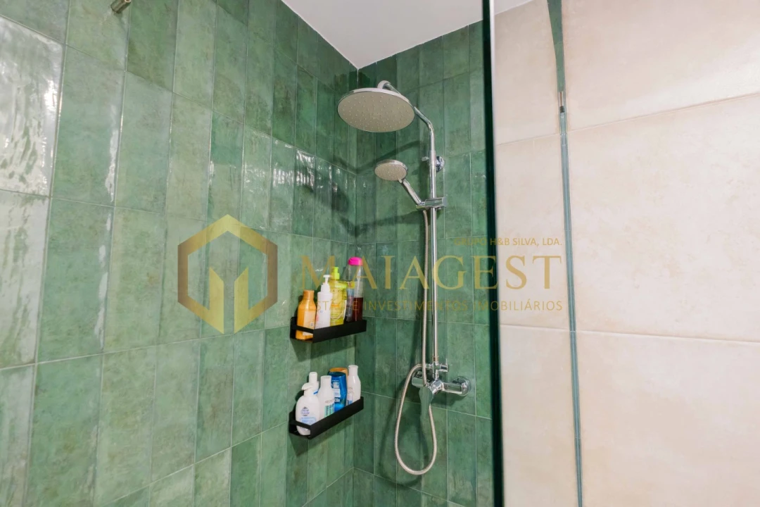 Apartamento T2 para Venda em Fânzeres e São Pedro da Cova Foto 37