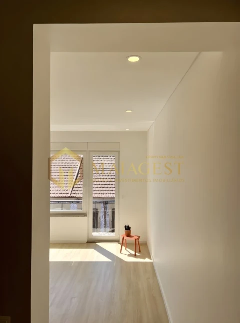 Apartamento T2 para Arrendamento em Campanhã