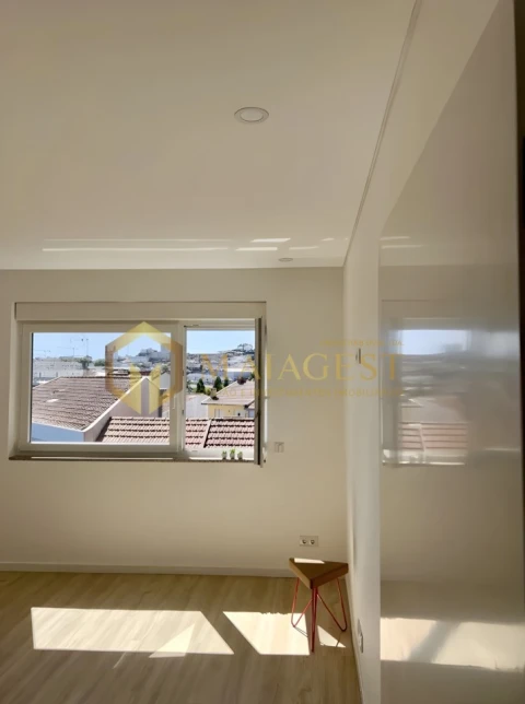 Apartamento T2 para Arrendamento em Campanhã