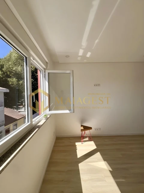 Apartamento T2 para Arrendamento em Campanhã