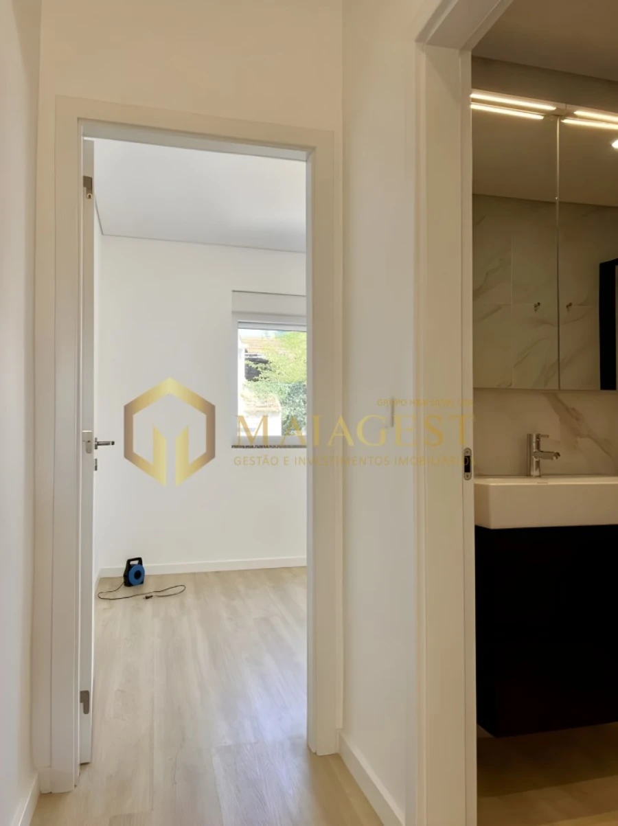 Apartamento T2 para Arrendamento em Campanhã Foto 30