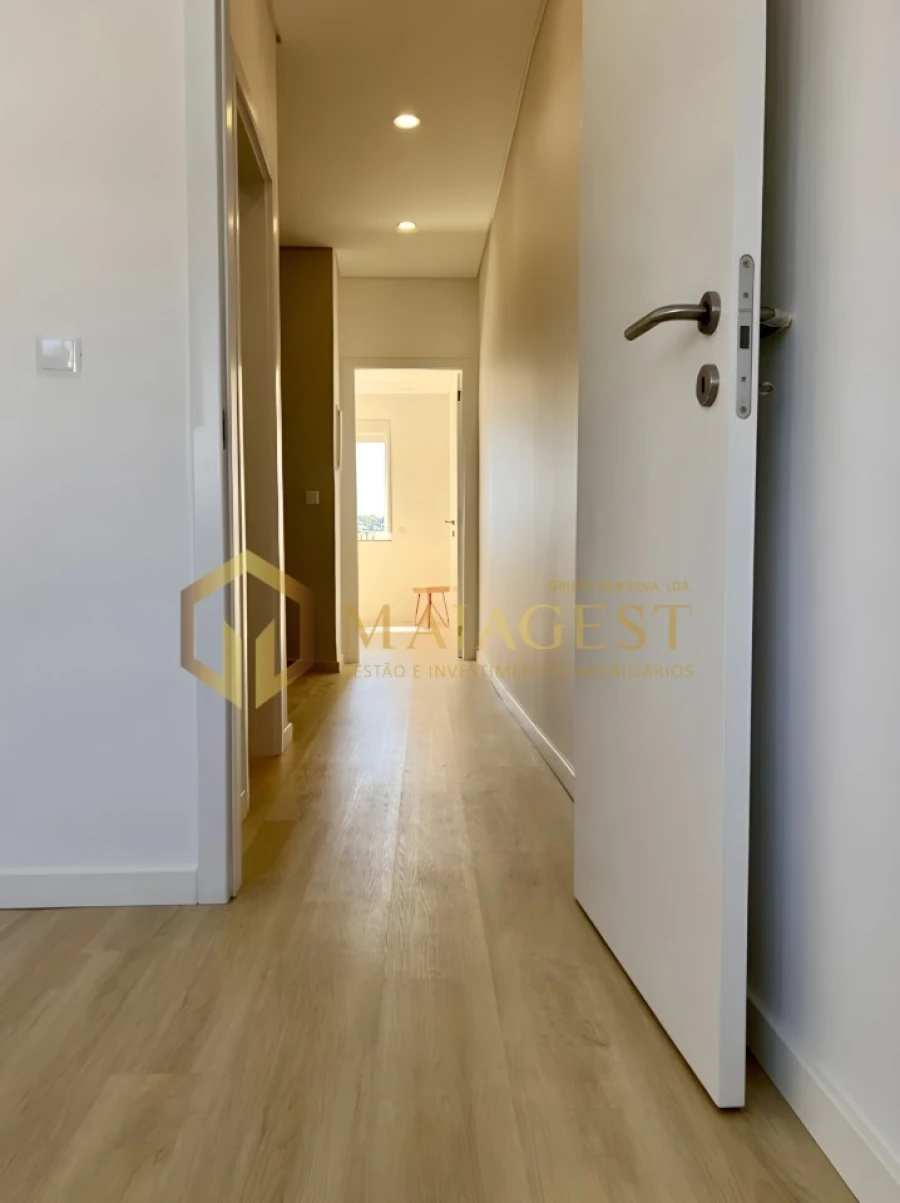 Apartamento T2 para Arrendamento em Campanhã Foto 35