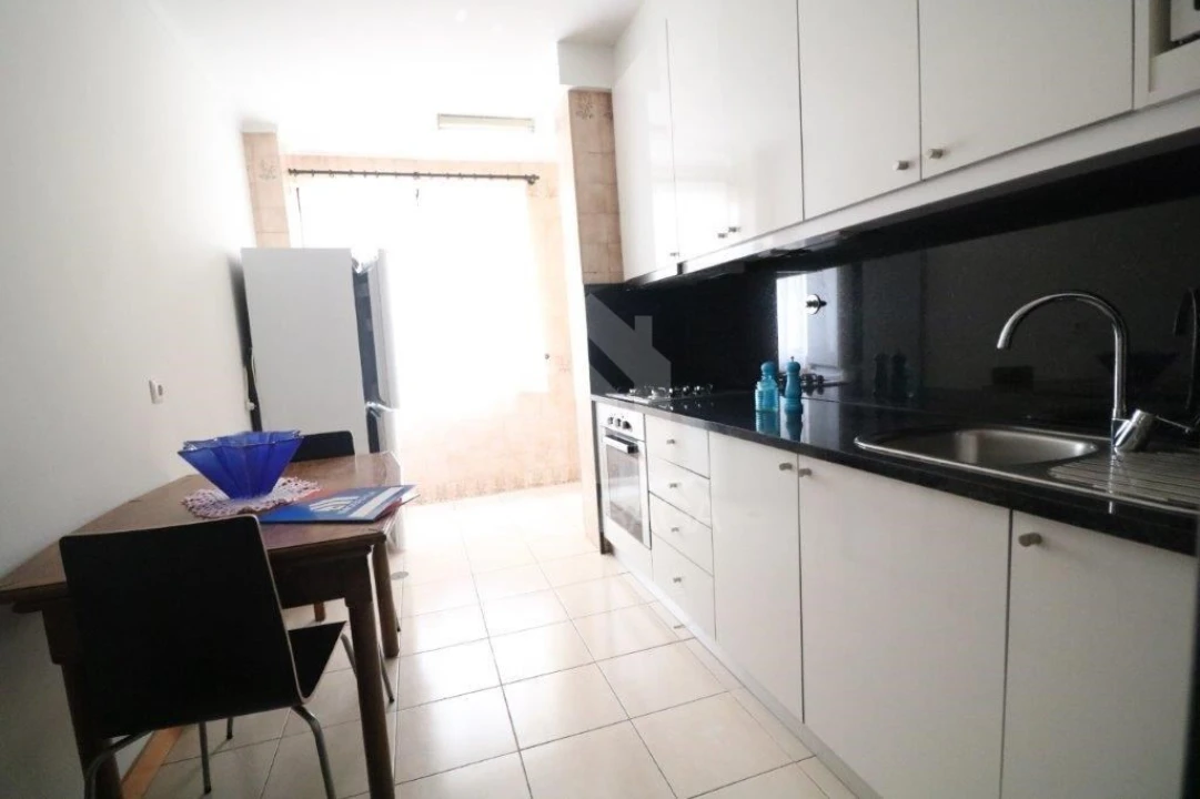 Apartamento T2 para Arrendamento em Braga (Maximinos, Sé e Cividade) Foto 6
