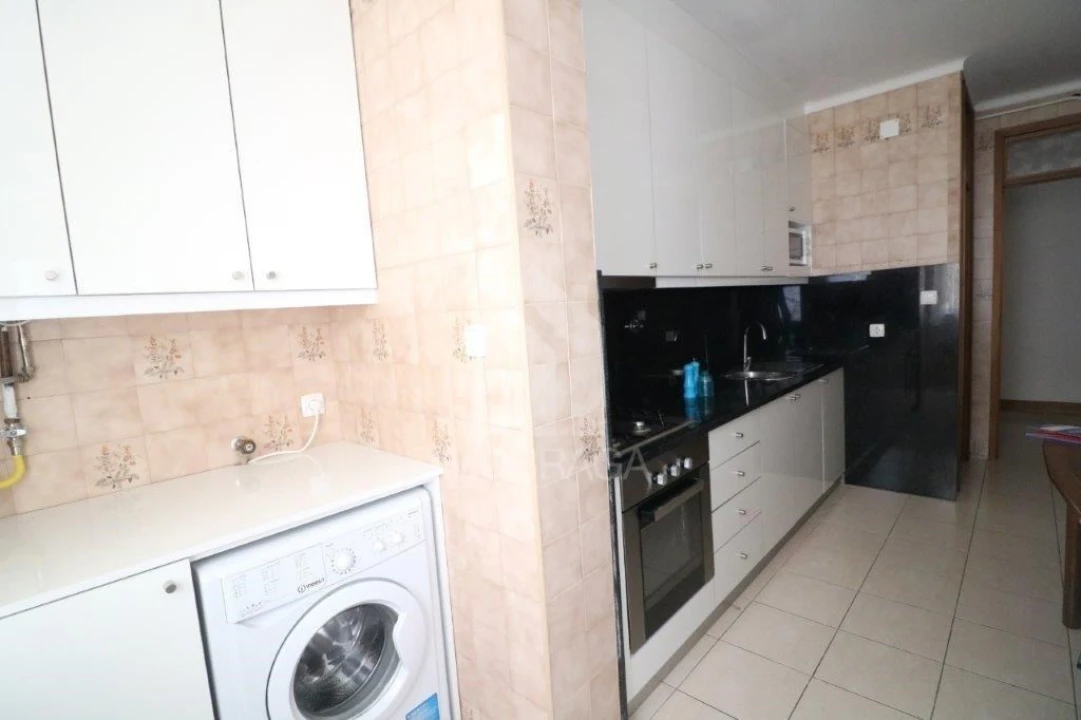 Apartamento T2 para Arrendamento em Braga (Maximinos, Sé e Cividade) Foto 7