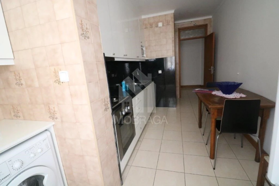 Apartamento T2 para Arrendamento em Braga (Maximinos, Sé e Cividade) Foto 8