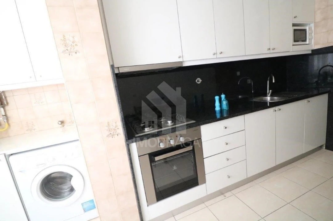 Apartamento T2 para Arrendamento em Braga (Maximinos, Sé e Cividade) Foto 9