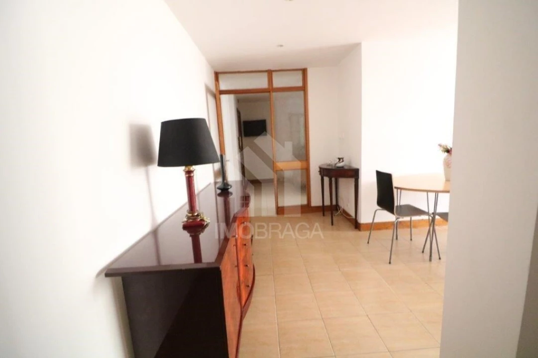Apartamento T2 para Arrendamento em Braga (Maximinos, Sé e Cividade) Foto 14