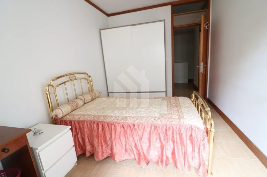 Apartamento T2 para Arrendamento em Braga (Maximinos, Sé e Cividade) Foto 17