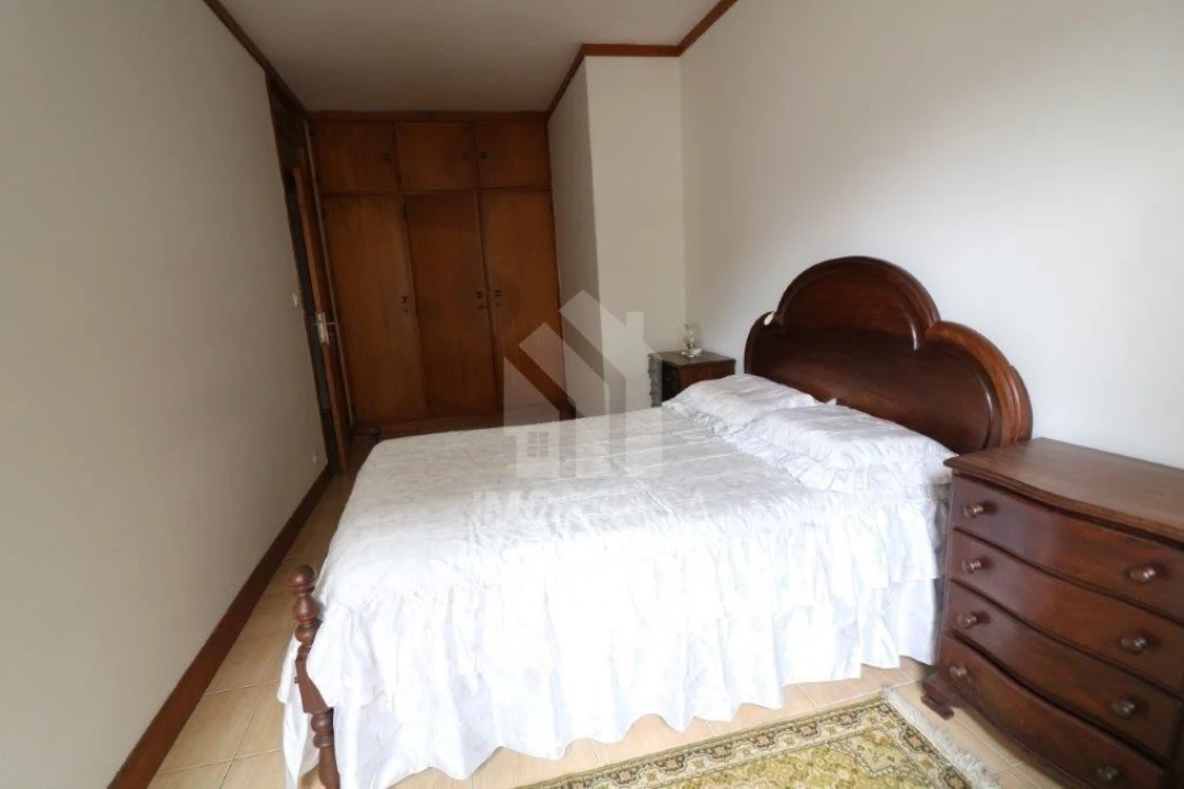 Apartamento T2 para Arrendamento em Braga (Maximinos, Sé e Cividade) Foto 18