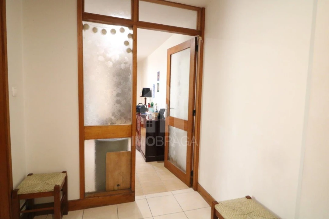 Apartamento T2 para Arrendamento em Braga (Maximinos, Sé e Cividade) Foto 21