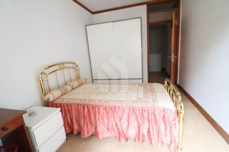 Apartamento T2 para Arrendamento em Braga (Maximinos, Sé e Cividade) Foto 17