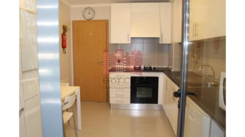 Apartamento T2 para Arrendamento em Loures