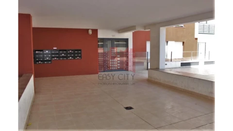 Apartamento T2 para Arrendamento em Loures
