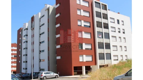 Apartamento T2 para Arrendamento em Loures