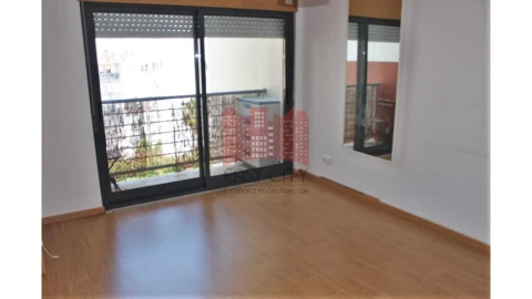 Apartamento T2 para Arrendamento em Loures